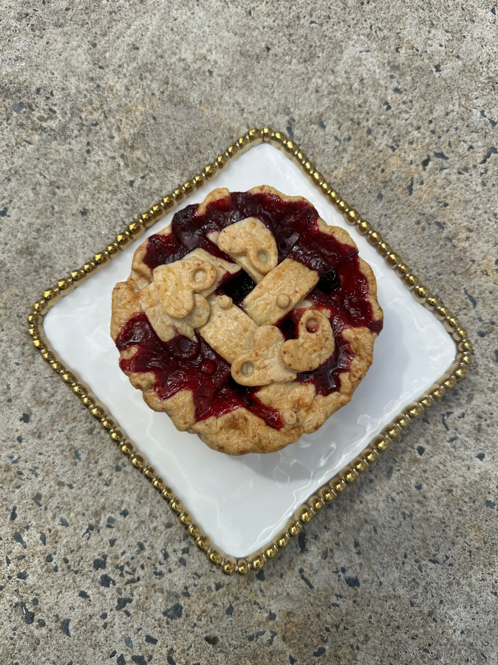 Heart-Decorated Mixed Berry Pie (Serves 2)