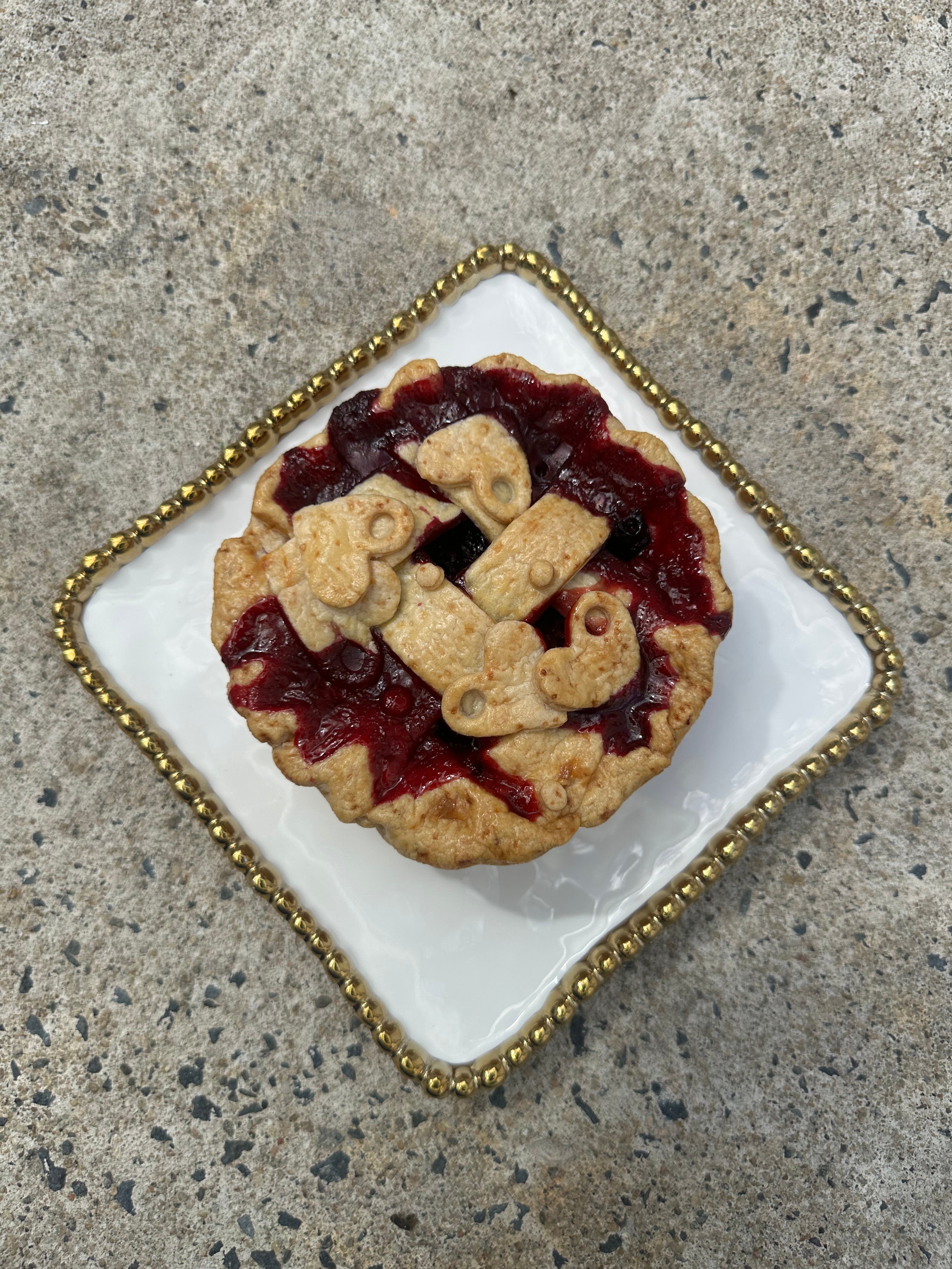 Heart-Decorated Mixed Berry Pie (Serves 2)