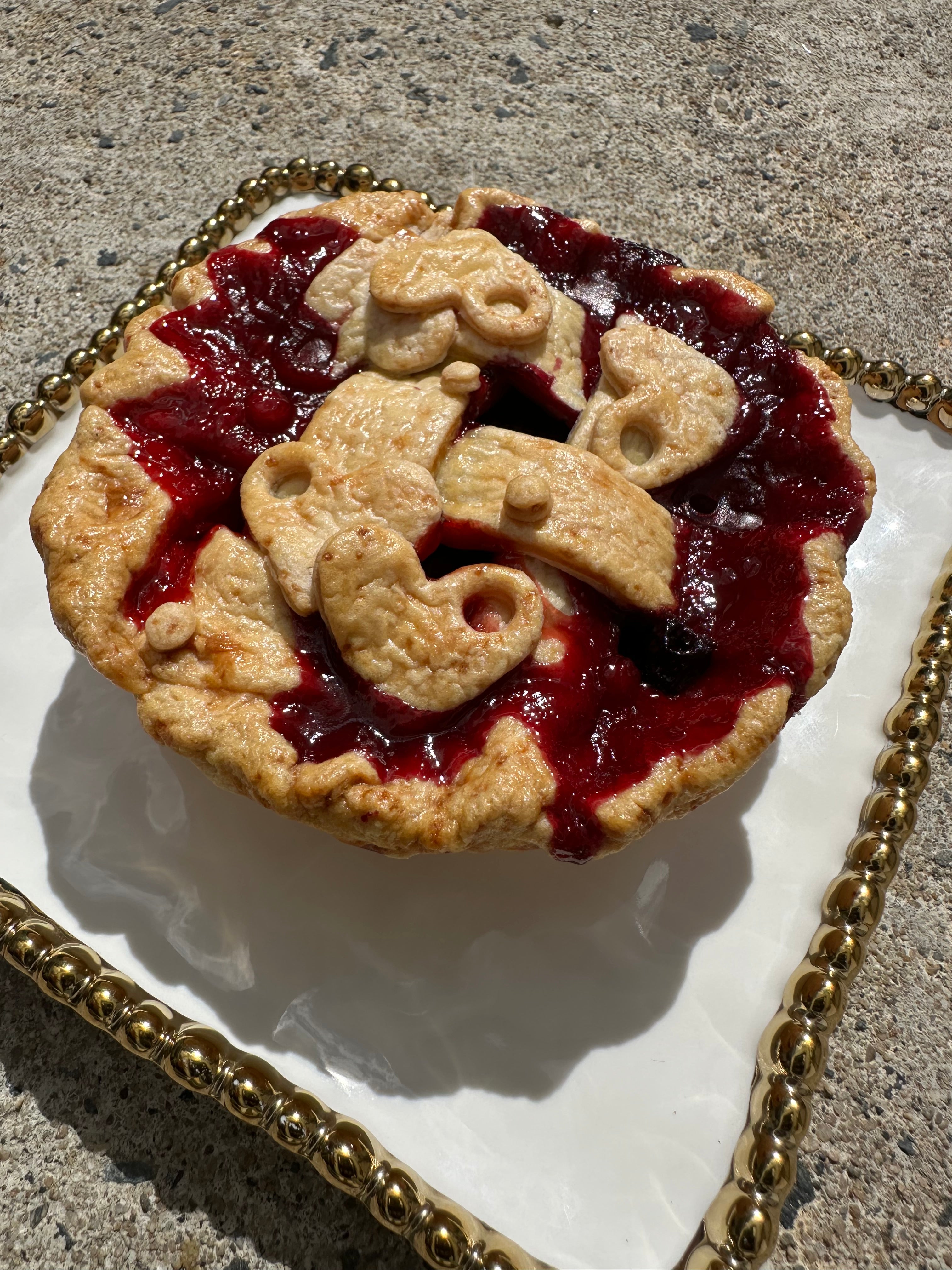 Heart-Decorated Mixed Berry Pie (Serves 2)